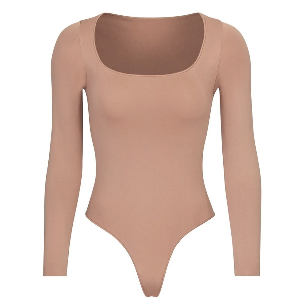 SKIMS Essential Smoothing Scoop-Neck Thong Bodysuit Sienna Tan Size L/XL